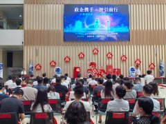 <b>江夏区“政企携手・智引前行”AI智能机器人+场景体验活动圆满举办，世隆科技</b>